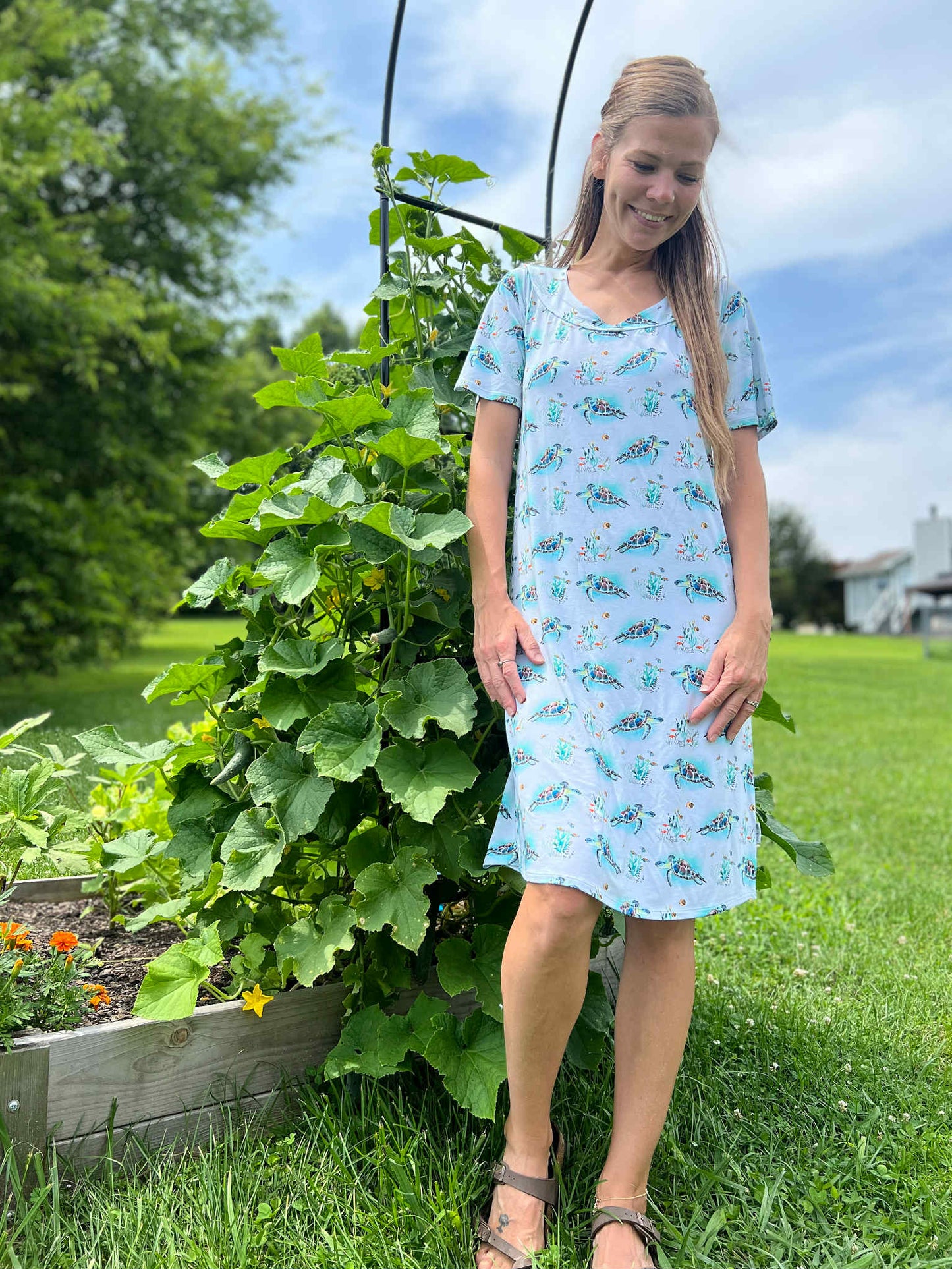 Turtally Beachin’ Women’s Short Sleeved Nightgown