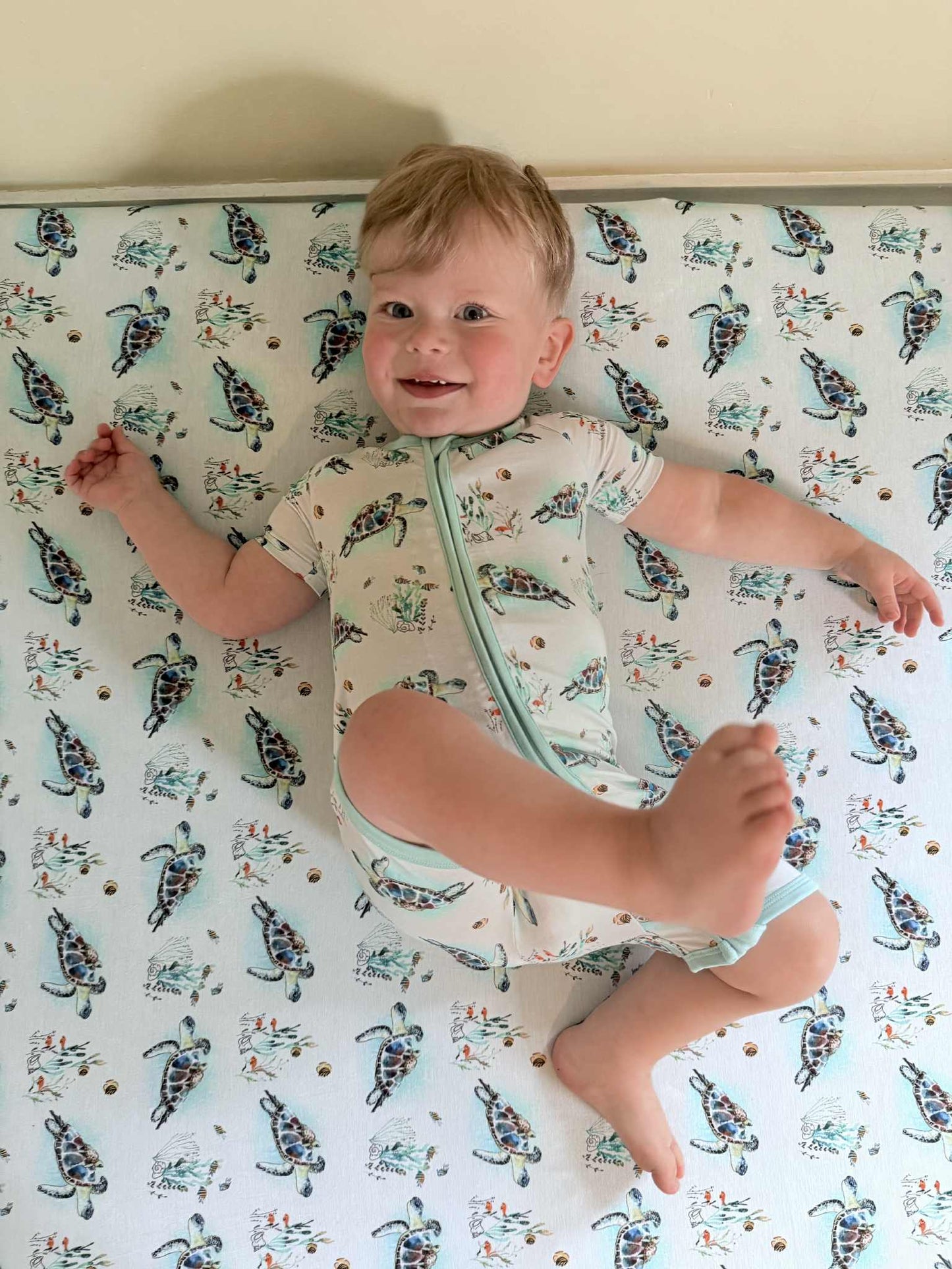 Turtally Beachin’ Crib Sheets
