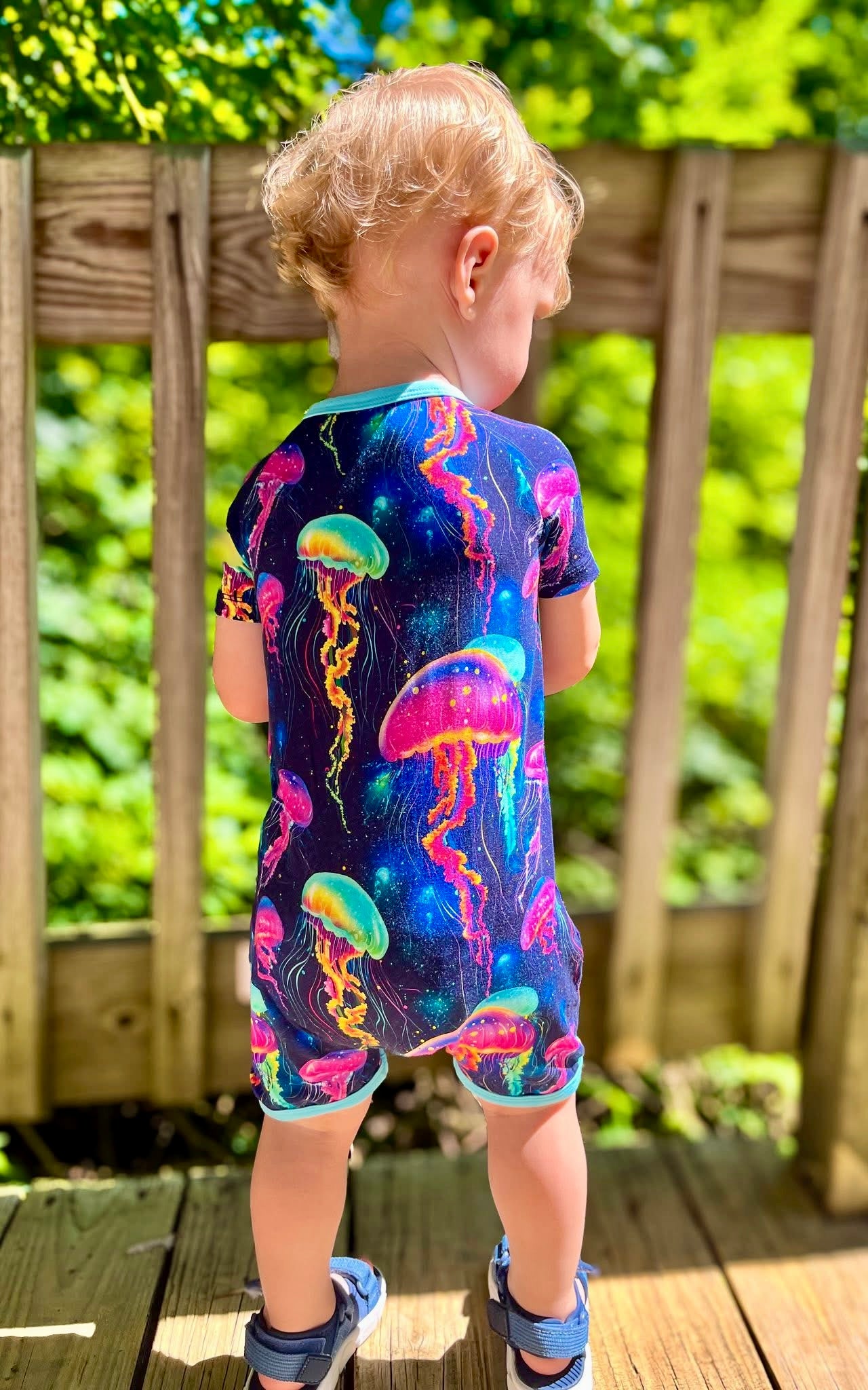 Jellyfish Glow Zippered Shorty