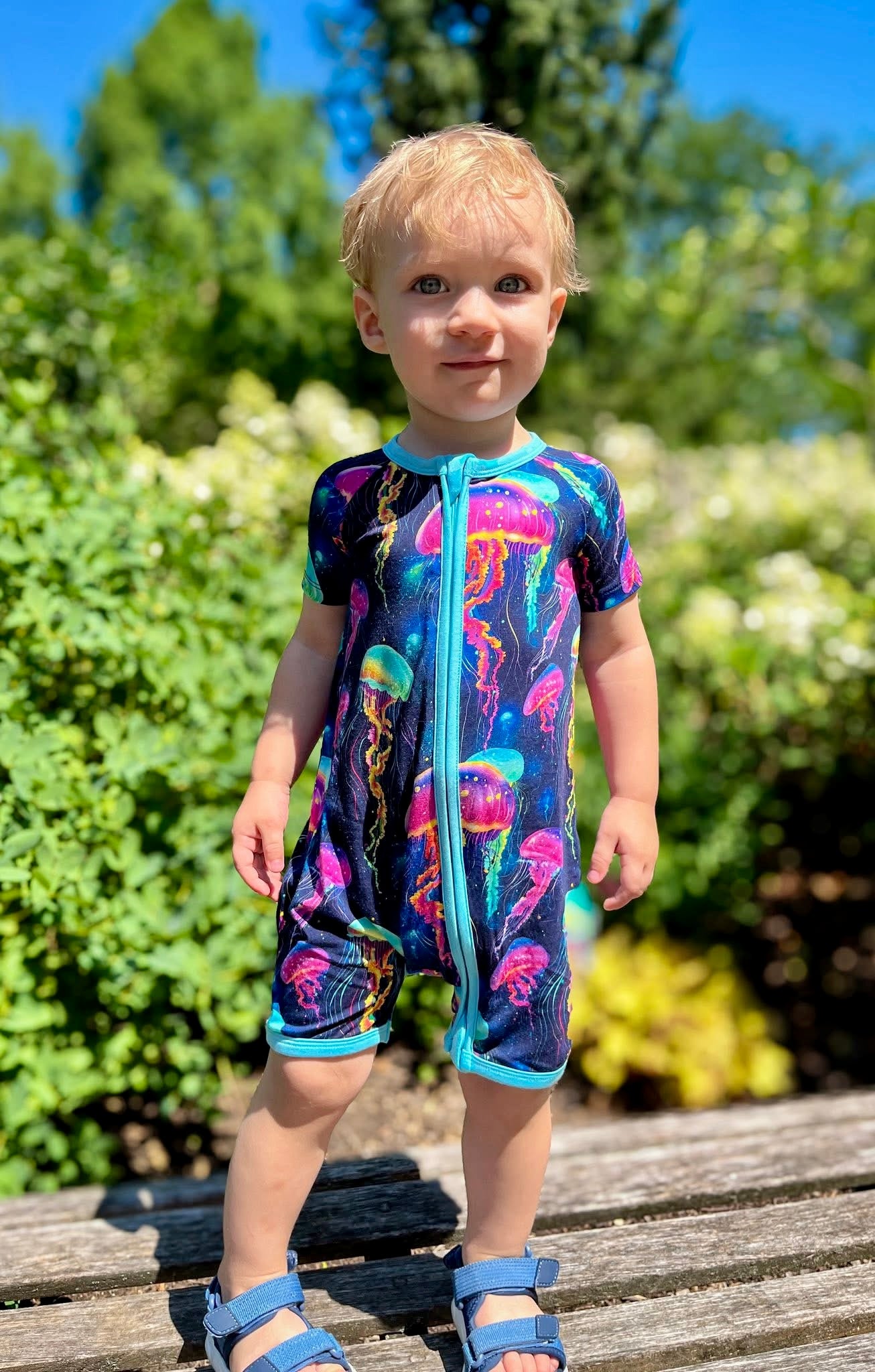 Jellyfish Glow Zippered Shorty