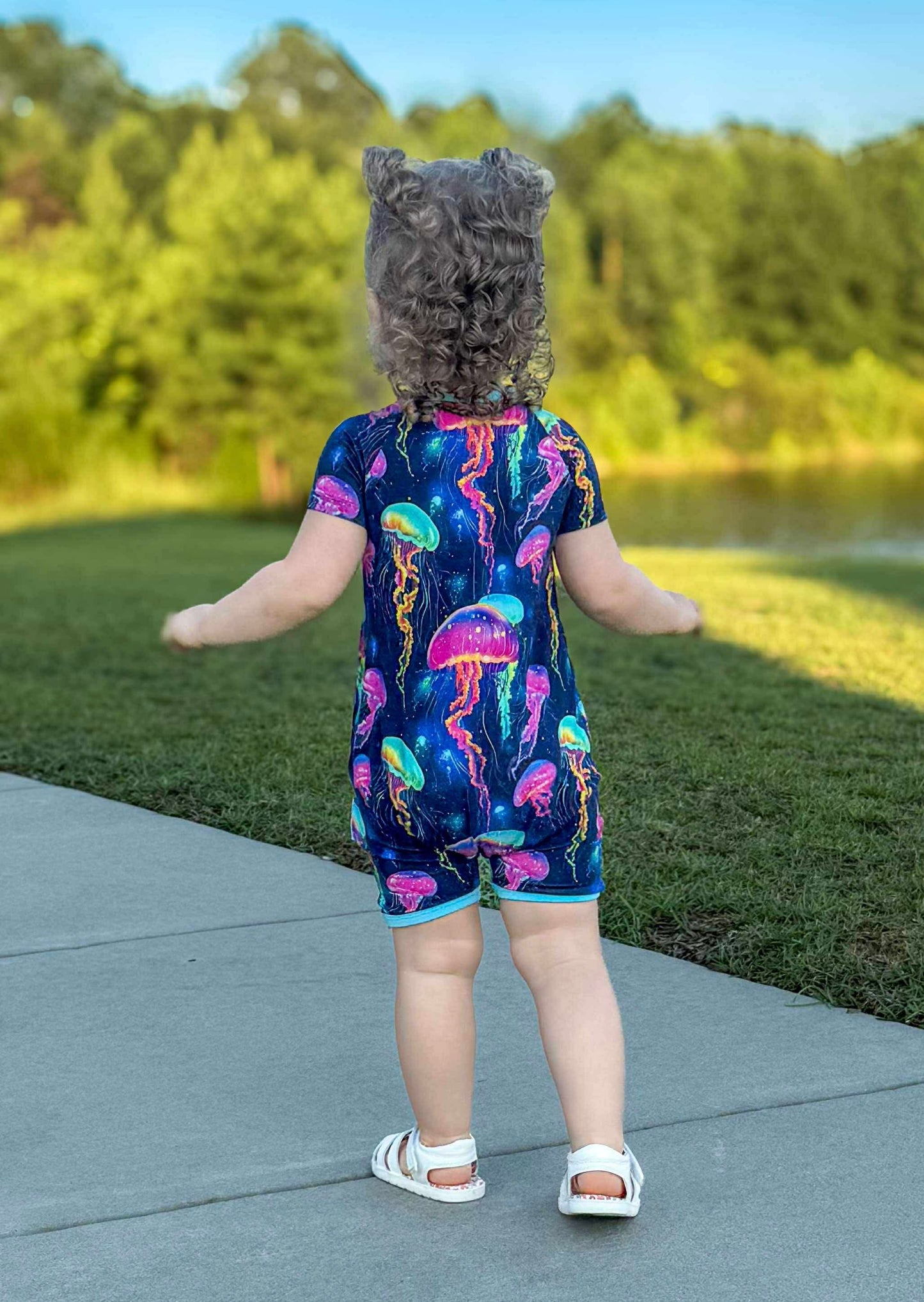 Jellyfish Glow Zippered Shorty
