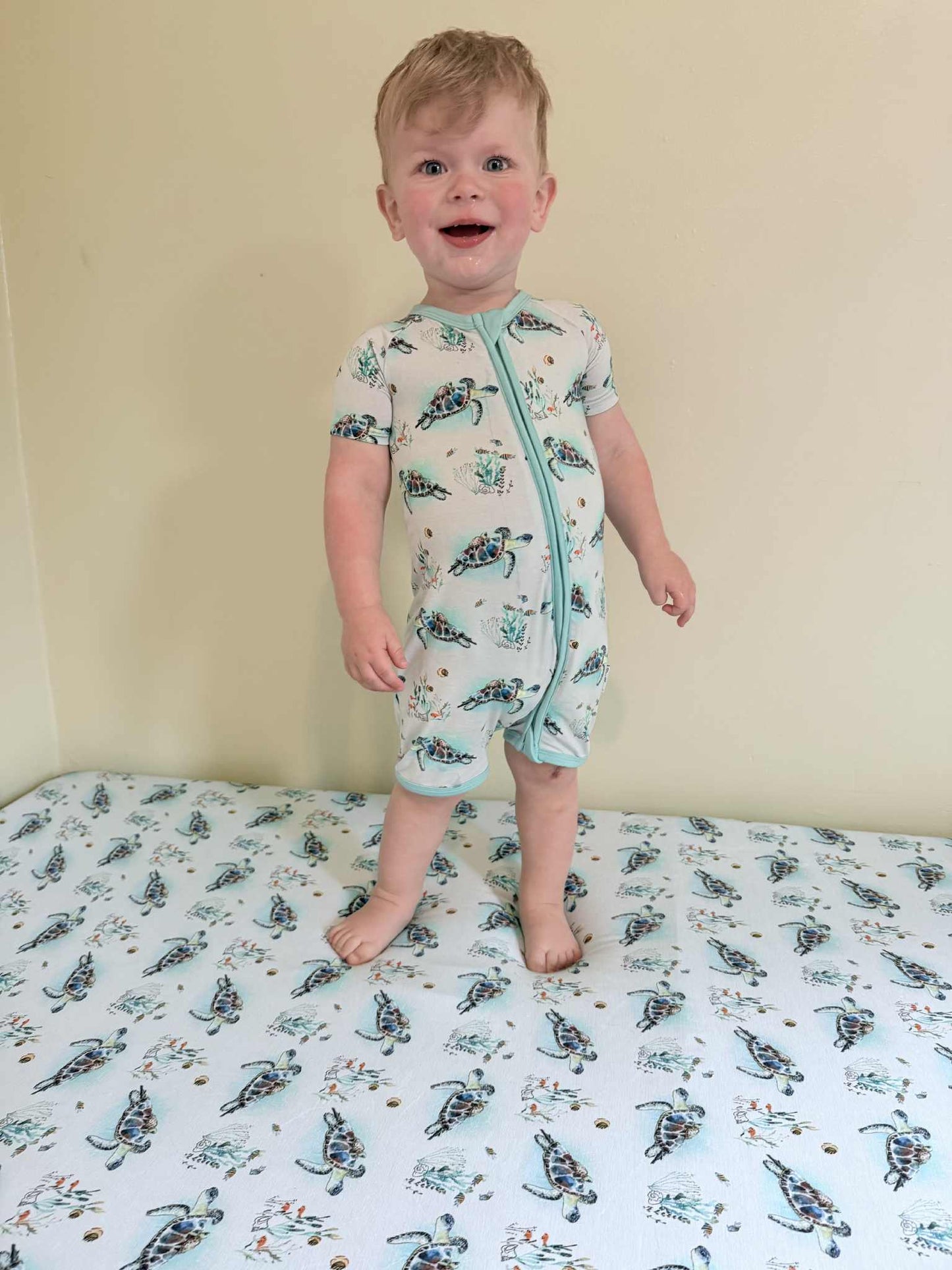 Turtally Beachin’ Crib Sheets