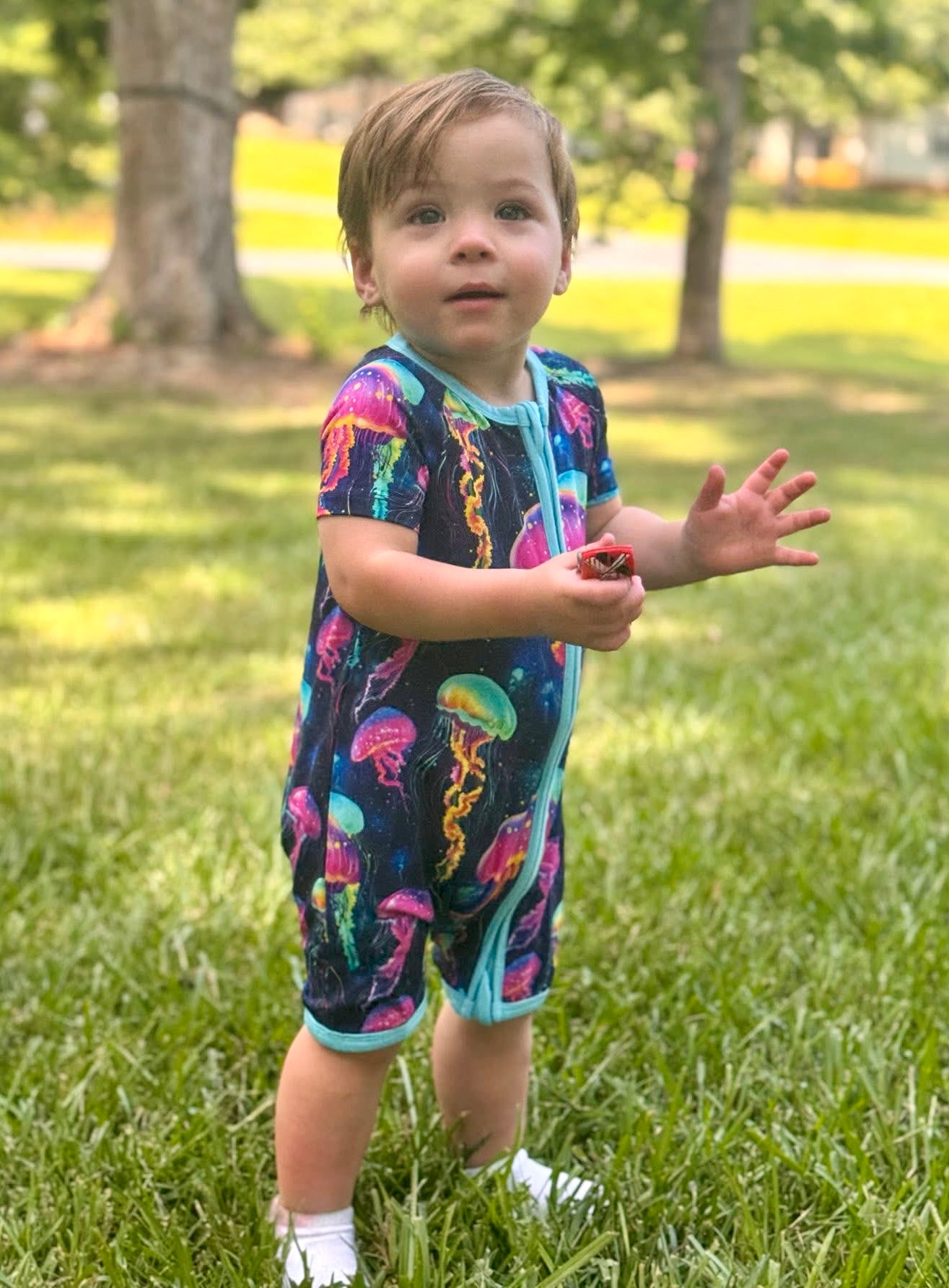 Jellyfish Glow Zippered Shorty