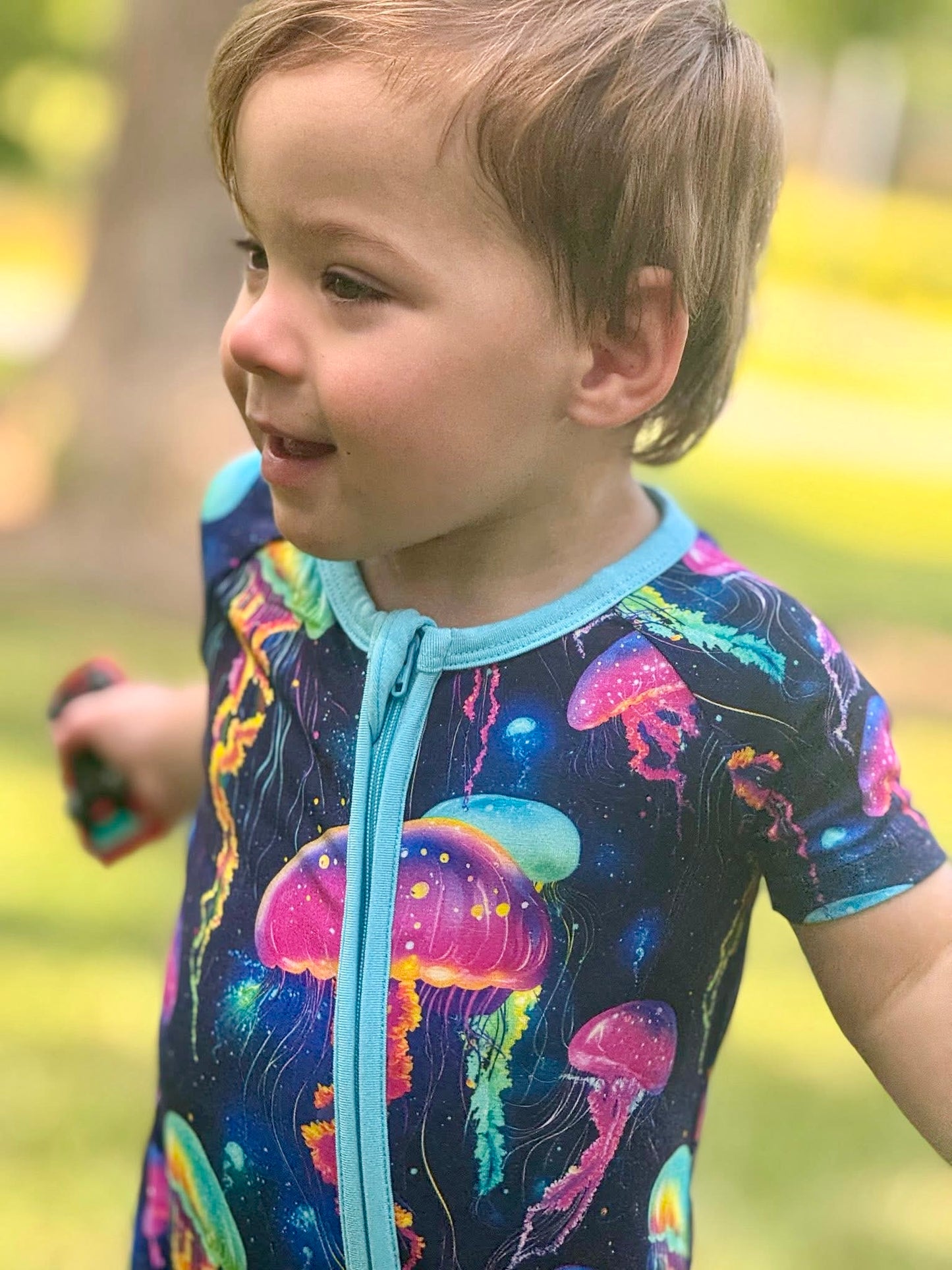 Jellyfish Glow Zippered Shorty