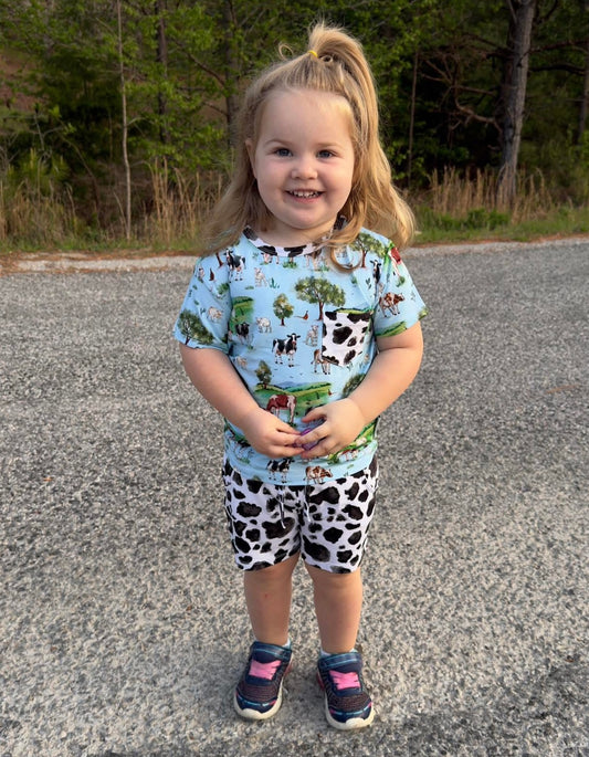 âCowsâ Two-Piece Shorts Set