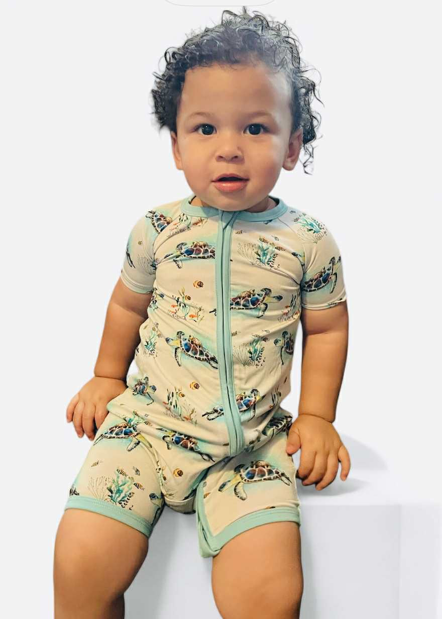 Turtally Beachin’ Zippered Shorty