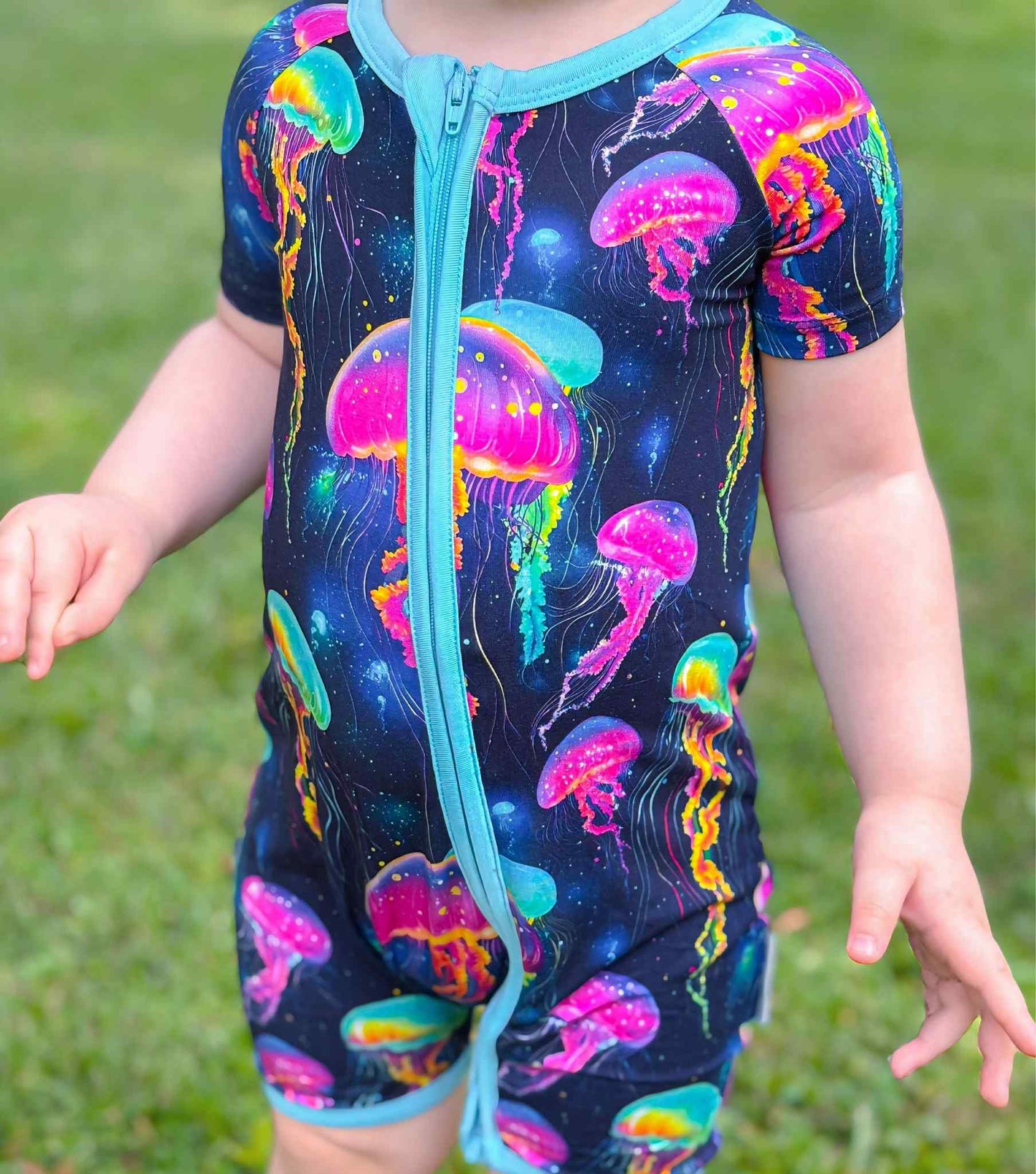 Jellyfish Glow Zippered Shorty