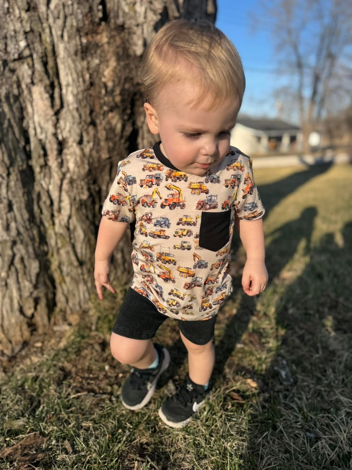 Diggin’ It Pocket T-Shirt
