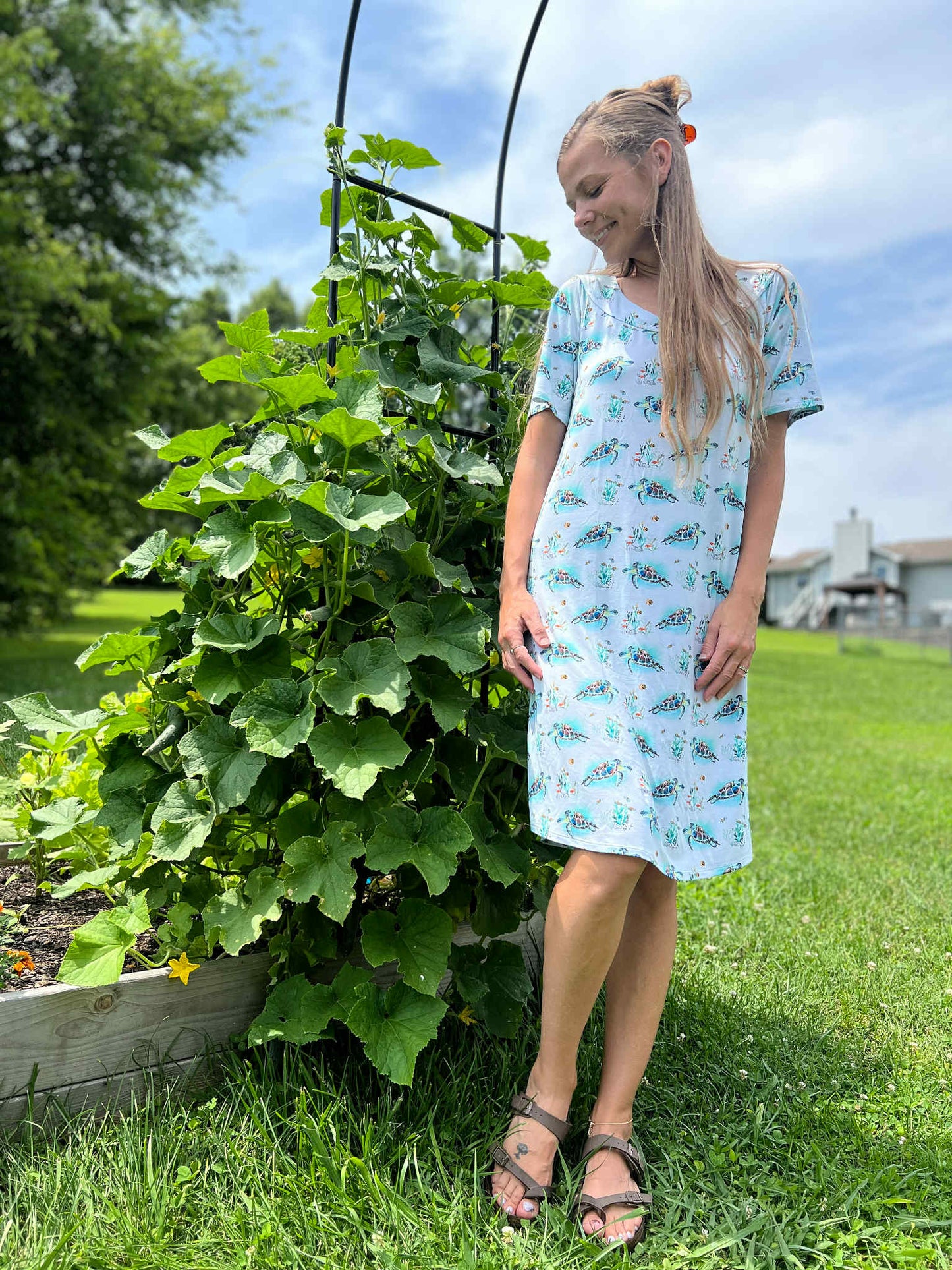 Turtally Beachin’ Women’s Short Sleeved Nightgown