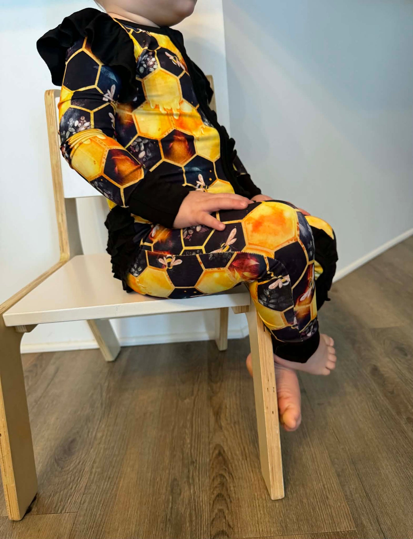 "Bee Happy" Ruffle Zippy