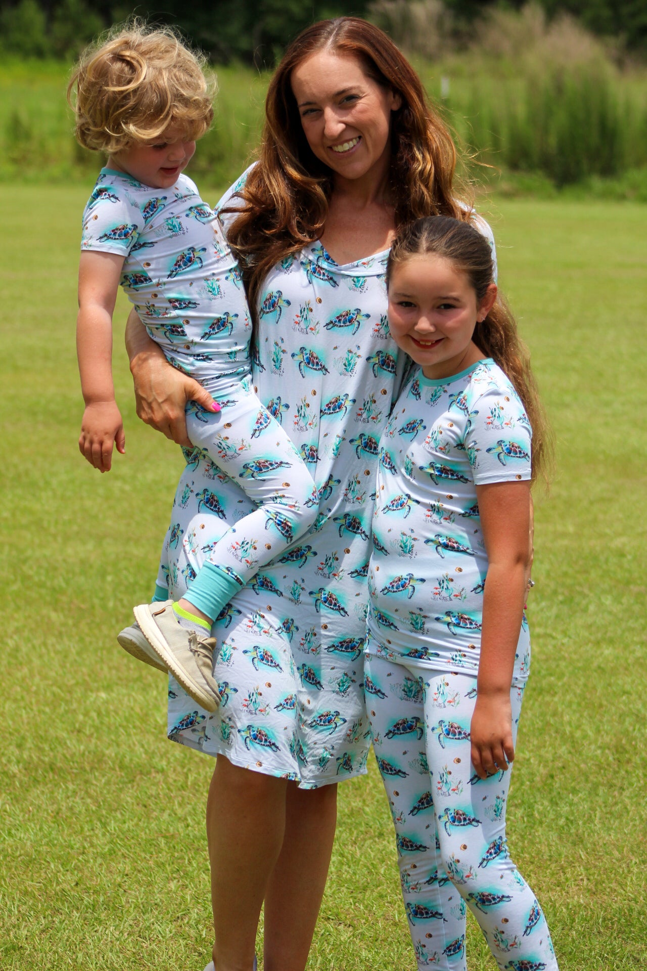 Turtally Beachin’ Women’s Short Sleeved Nightgown