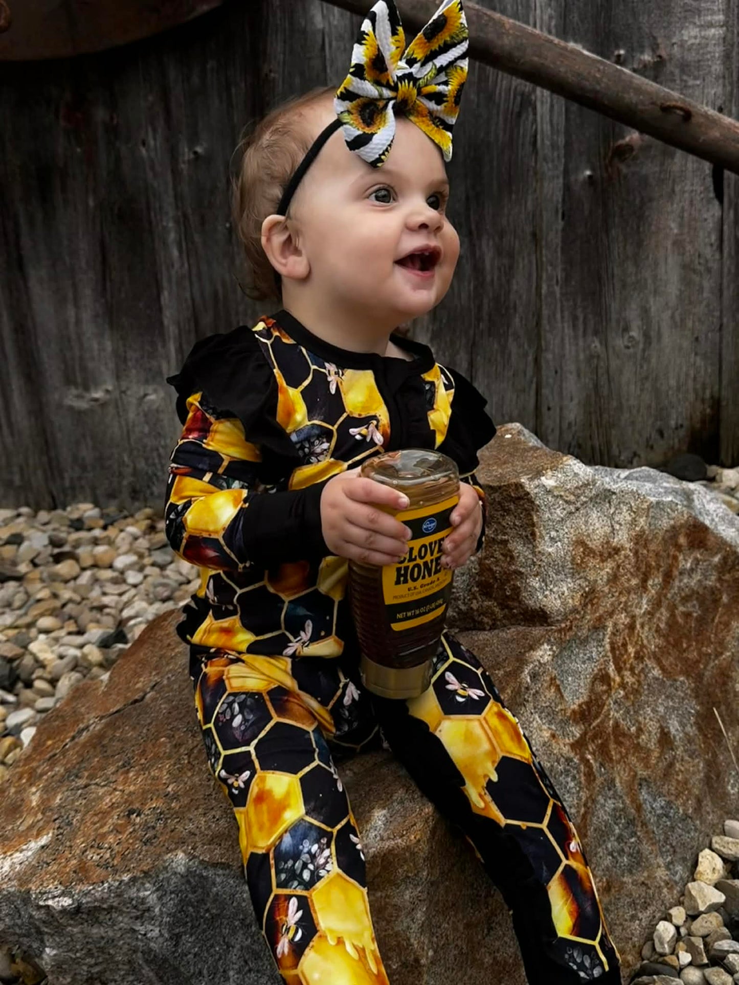 "Bee Happy" Ruffle Zippy