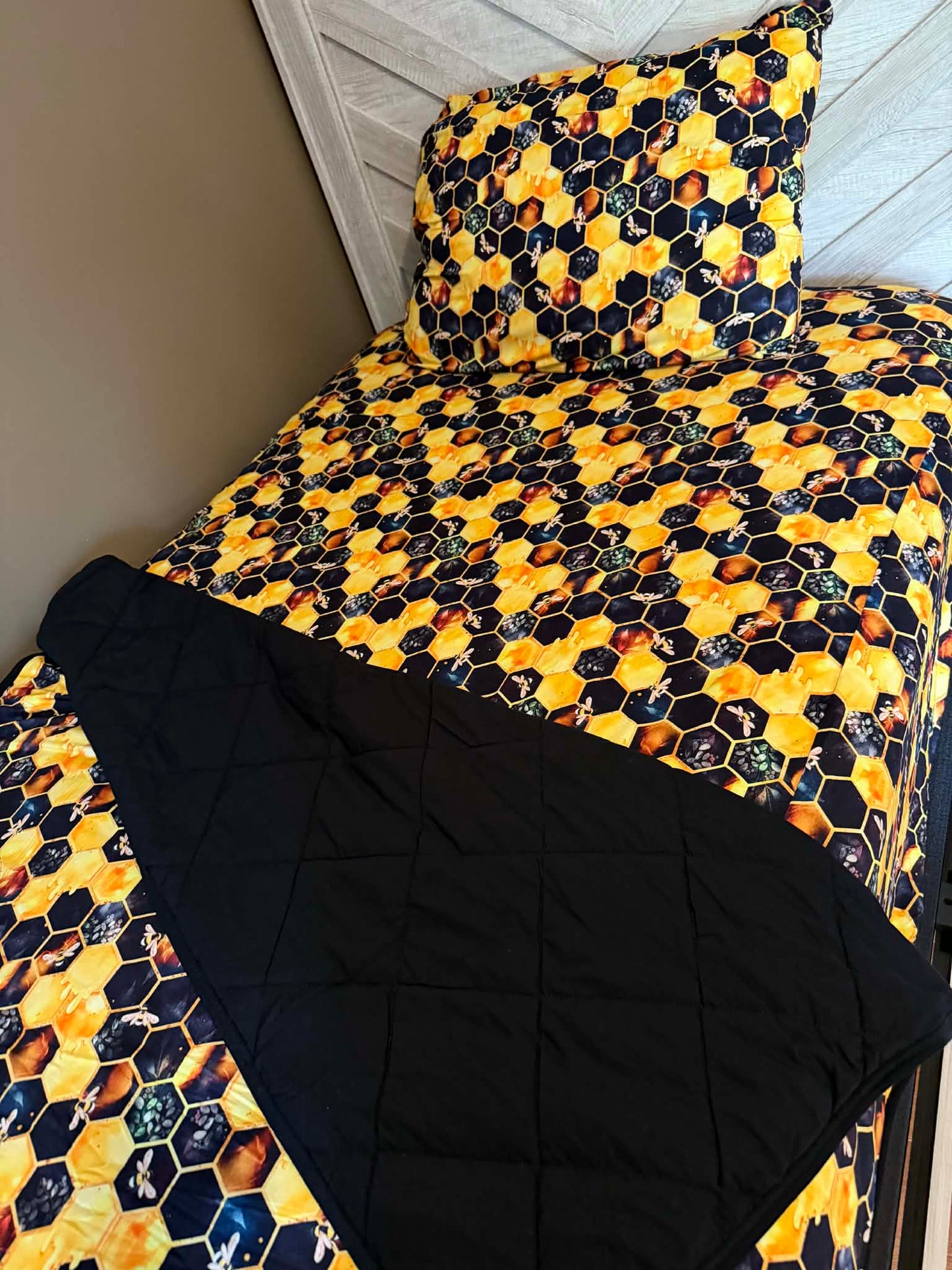 "Bee Happy" Twin Sheets with Pillowcase