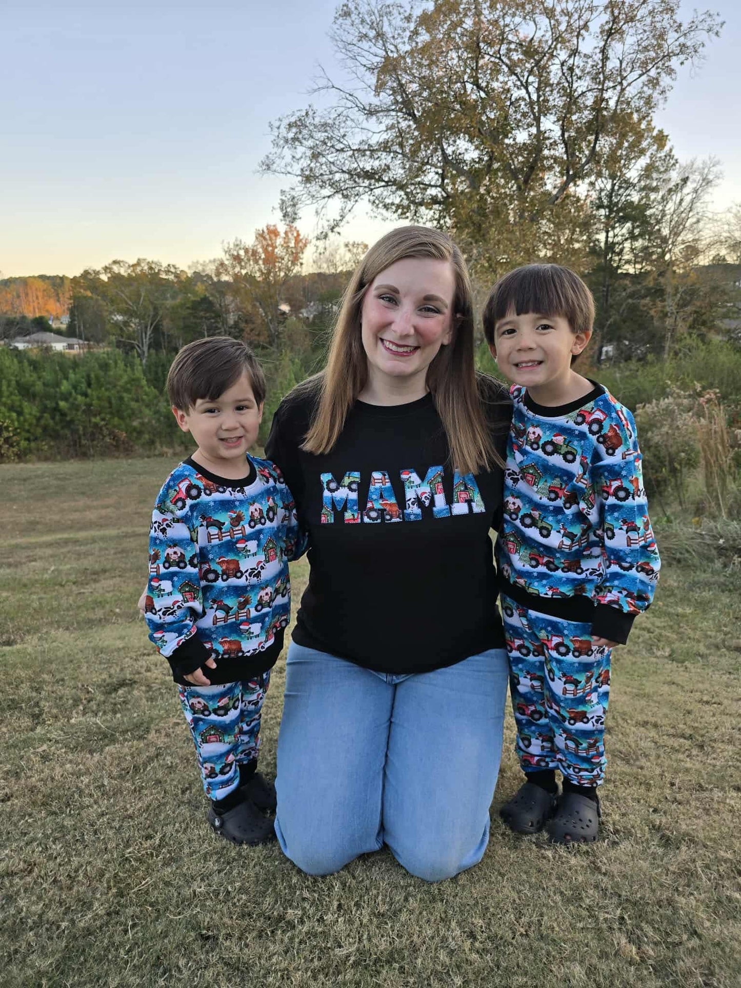 “E-I-E-I ho ho ho ” Mama Sweater