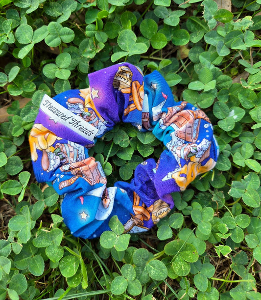 100 Akre Dreams Scrunchie