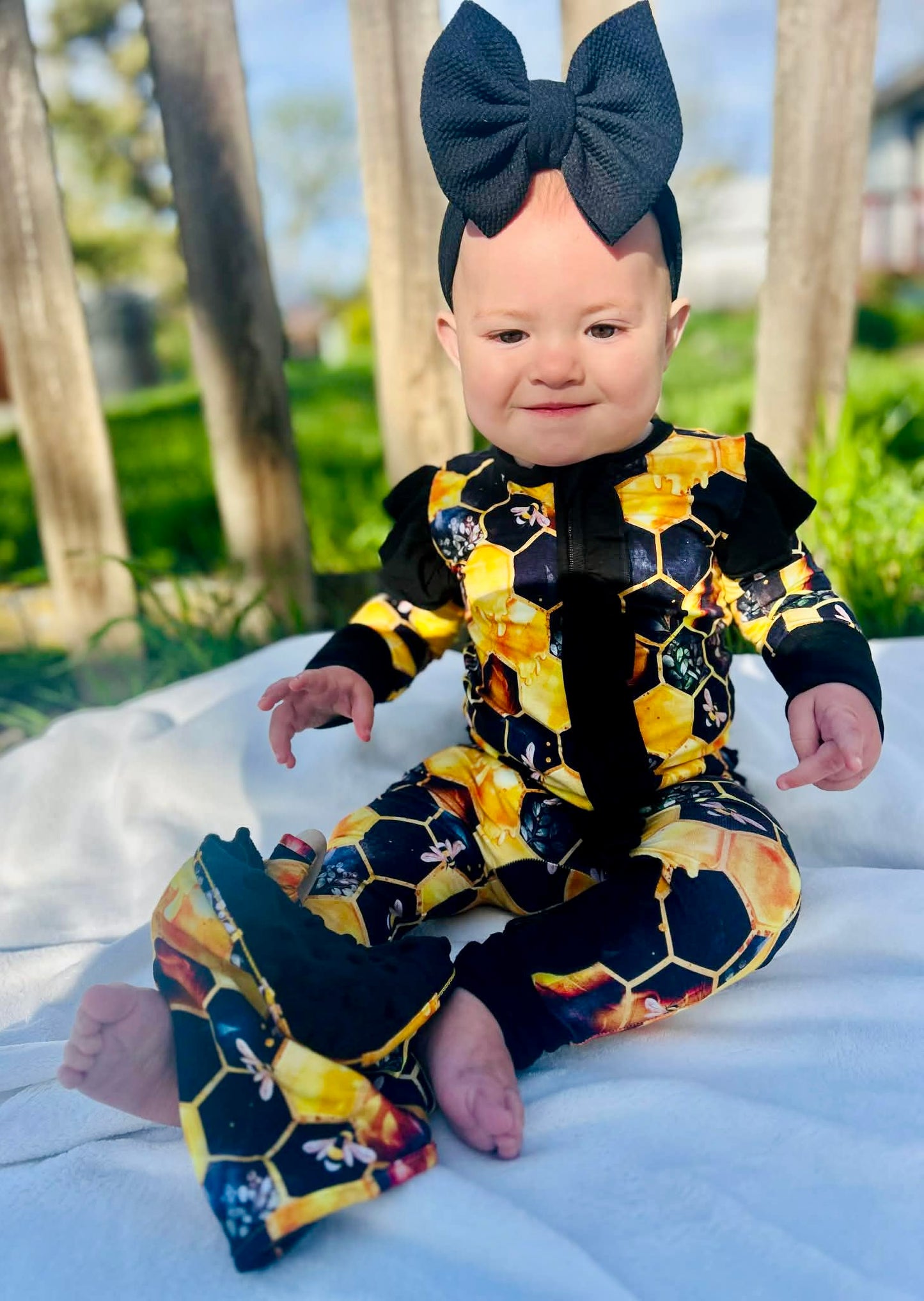 "Bee Happy" Ruffle Zippy