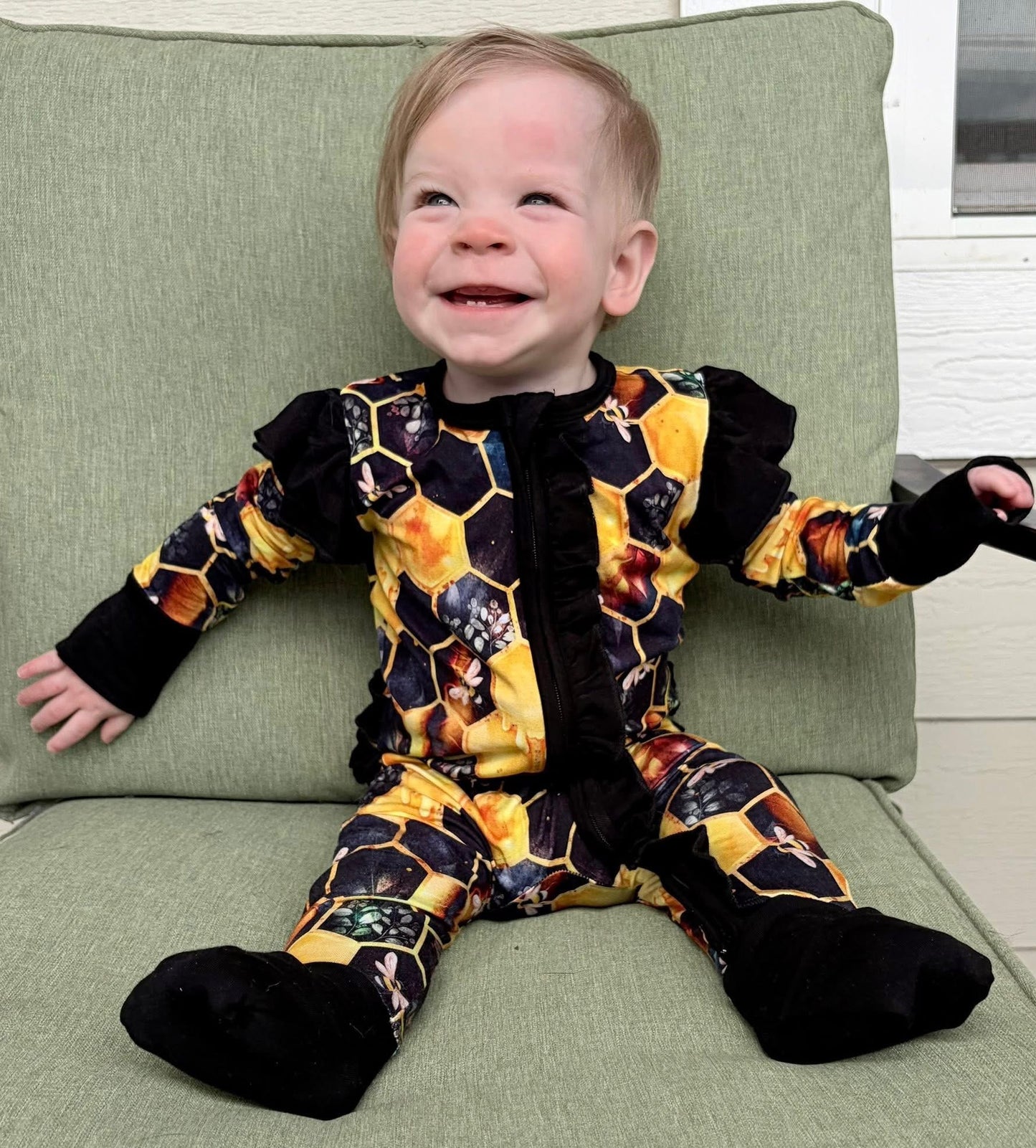 "Bee Happy" Ruffle Zippy