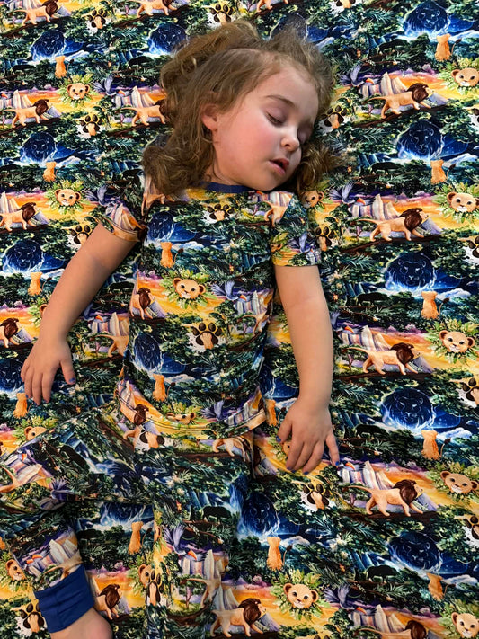 “King of the Pride” Quilted Blanket