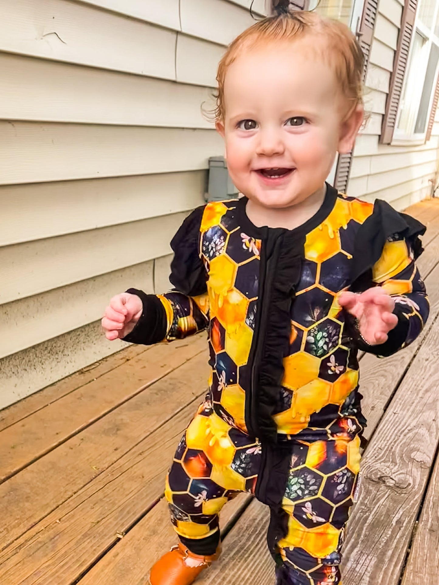 "Bee Happy" Ruffle Zippy