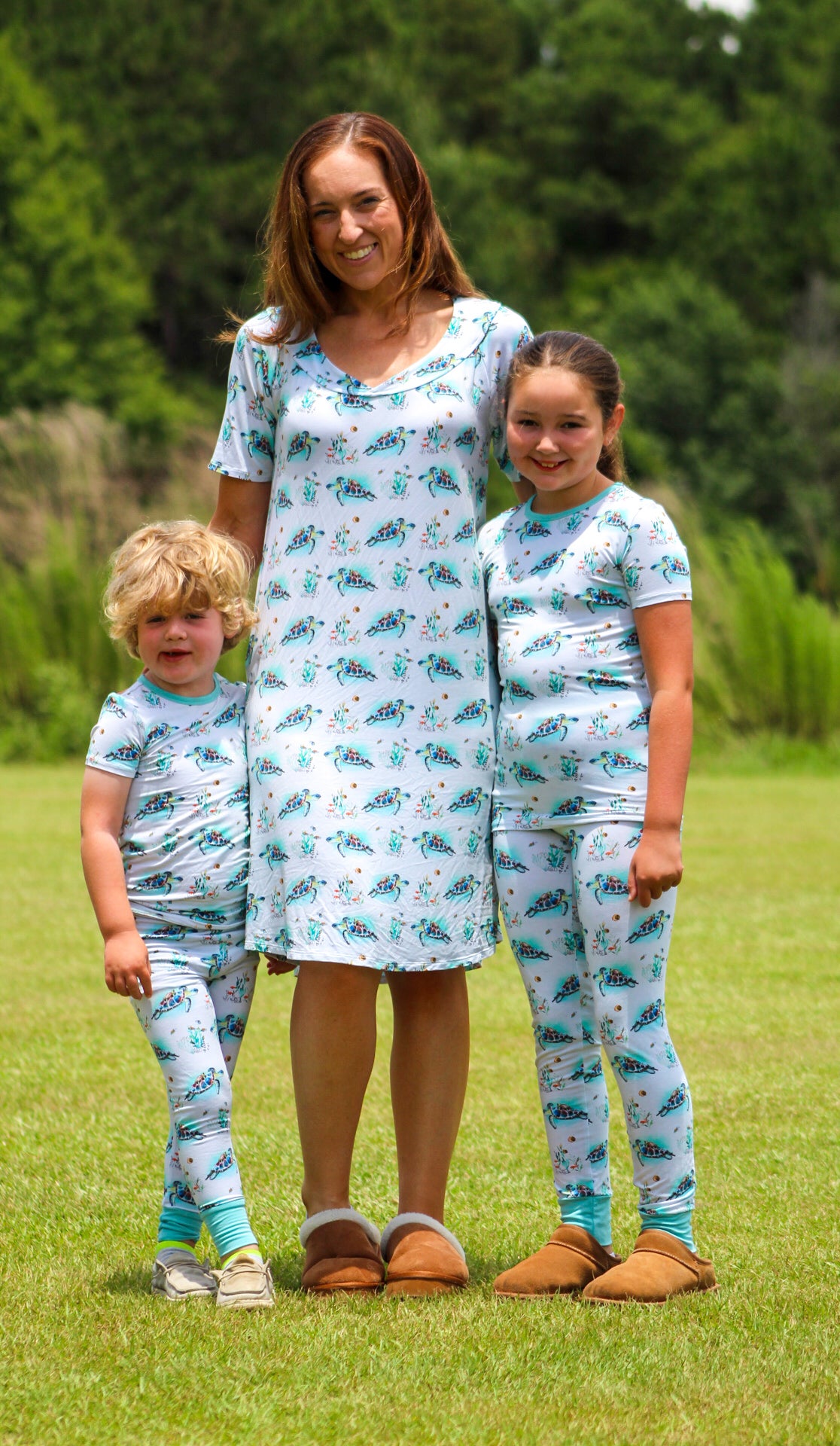 Turtally Beachin’ Women’s Short Sleeved Nightgown