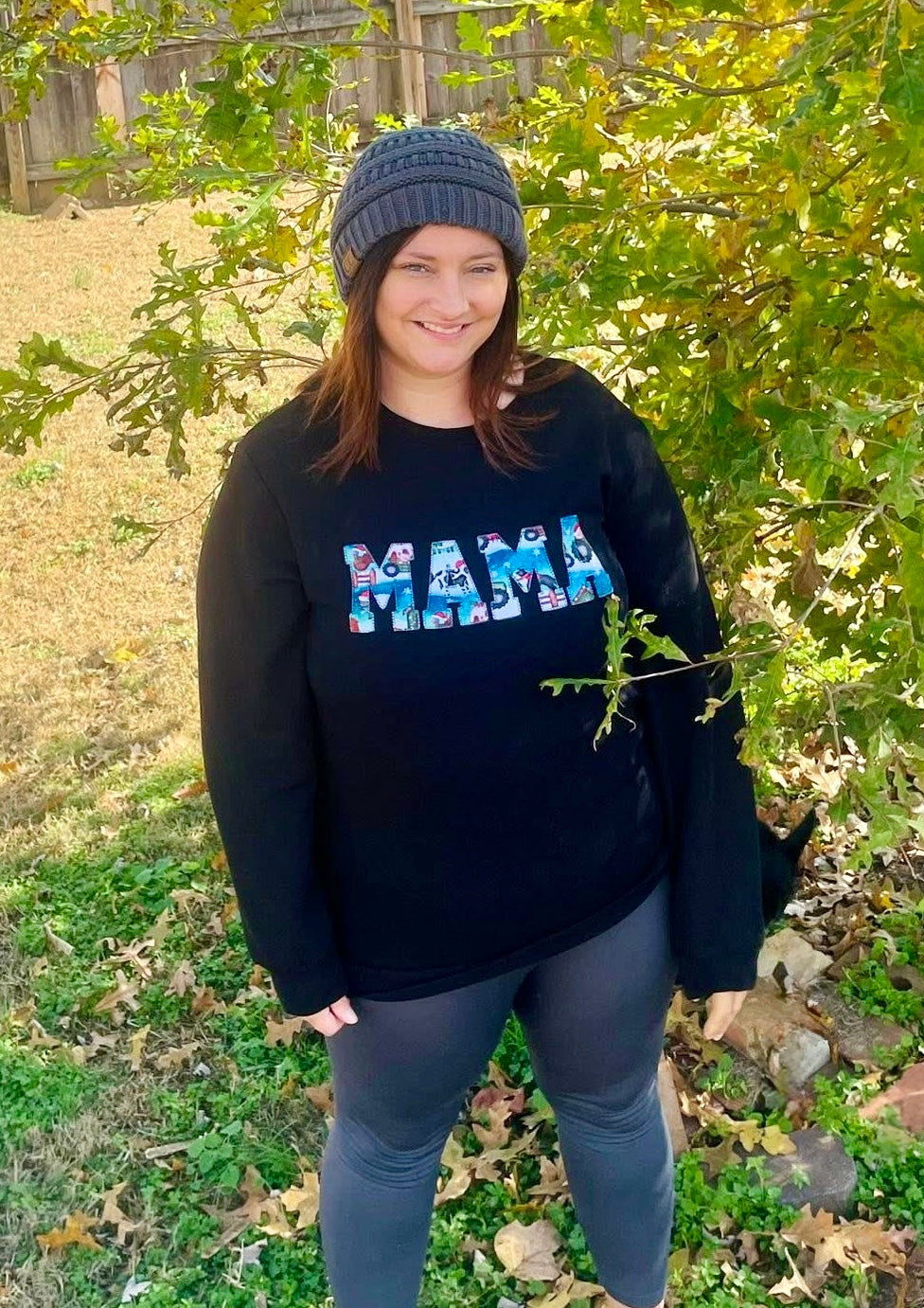 “E-I-E-I ho ho ho ” Mama Sweater