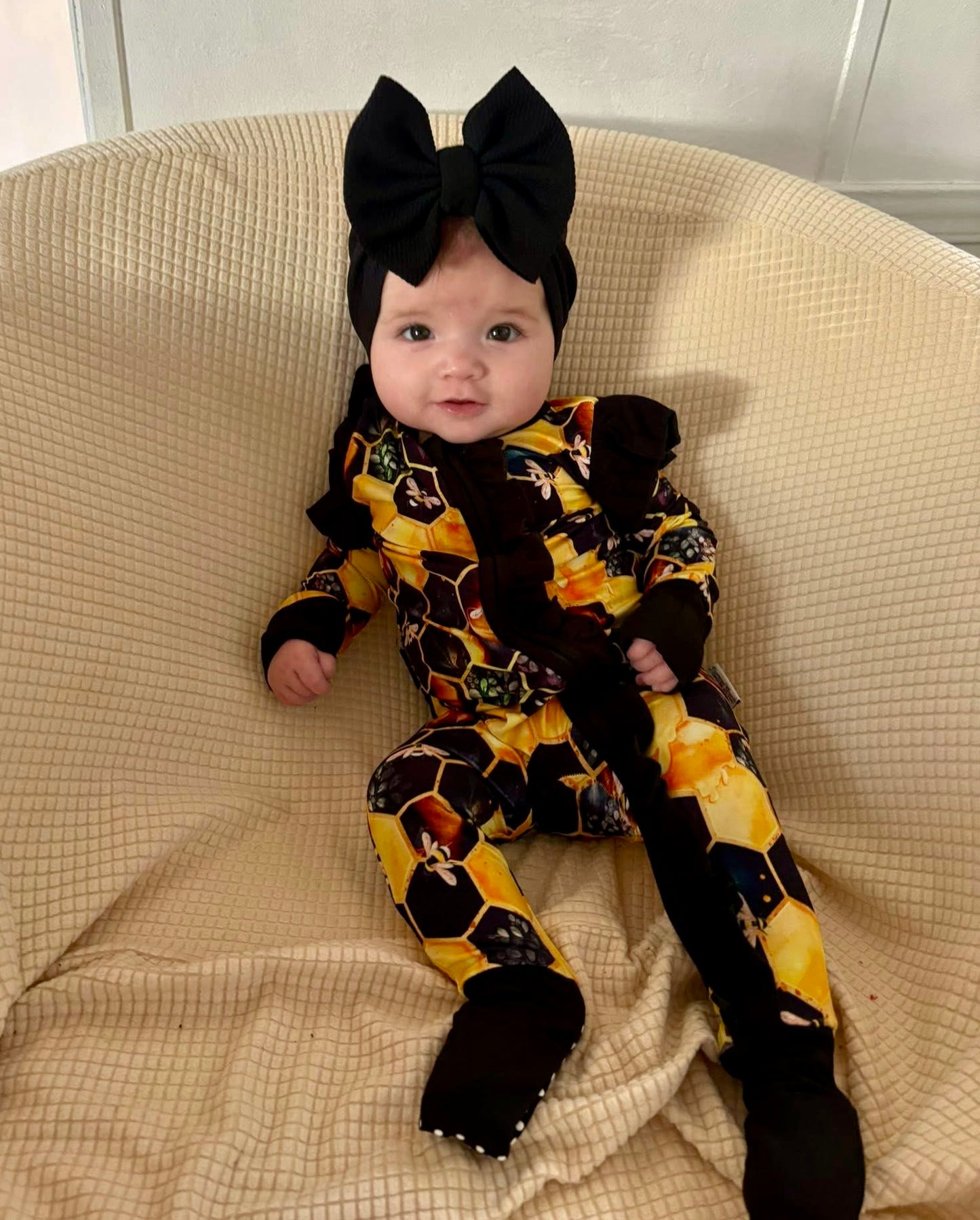 "Bee Happy" Ruffle Zippy