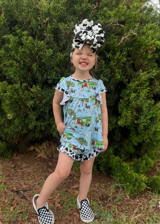 Cows Flutter Sleeve Shirt with Ruffled Bloomers